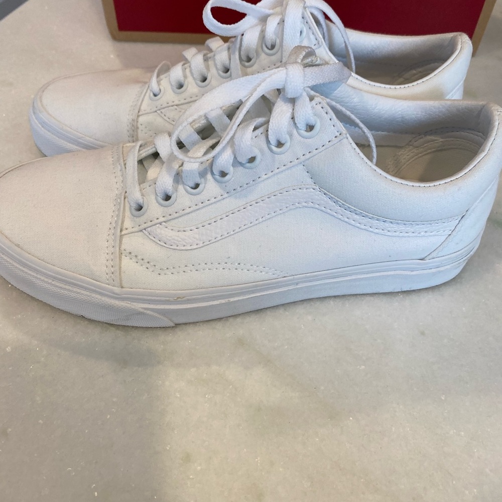 VANS - Picture 2 of 6